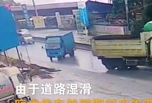 货车飘移视频,惊险瞬间!货车飘移视频揭秘极限驾驶技巧